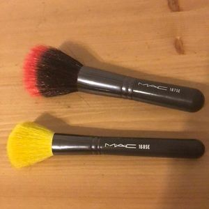 Mac makeup brushes